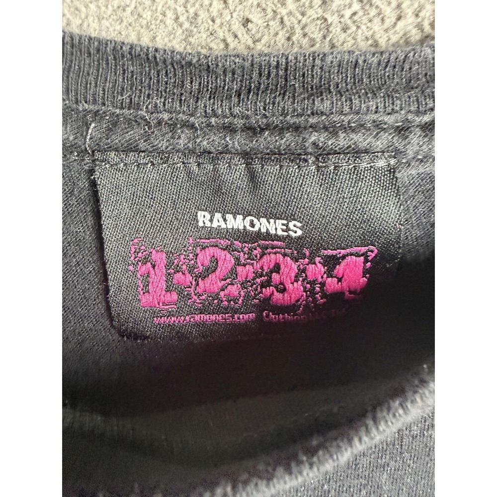 Ramones Shirt Mens Medium Black Seal Logo Punk Rock Band Music Graphic Tee - Picture 3 of 5